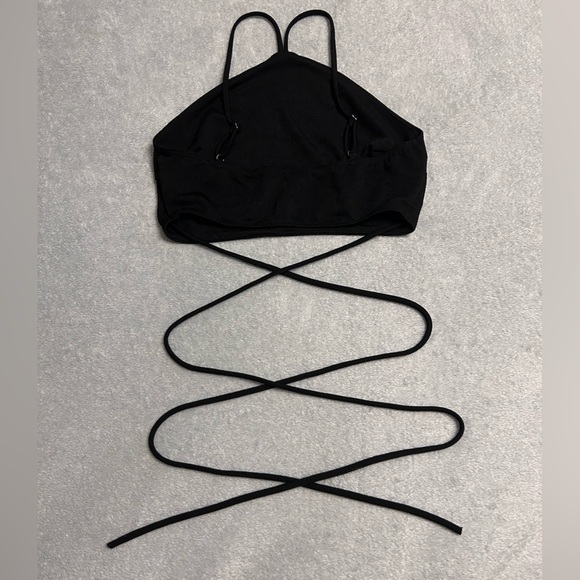 WRAP AROUND BLACK CROP TOP - Picture 2 of 4